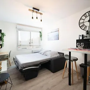 Fully Equipped St Charles Train Station Appartement